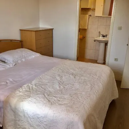 Hannah Apartment